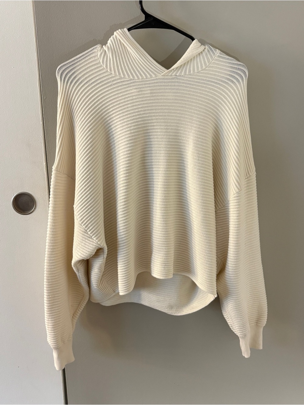 Offline by Aerie Cream Crewneck Hooded Sweater Size Women’s Medium